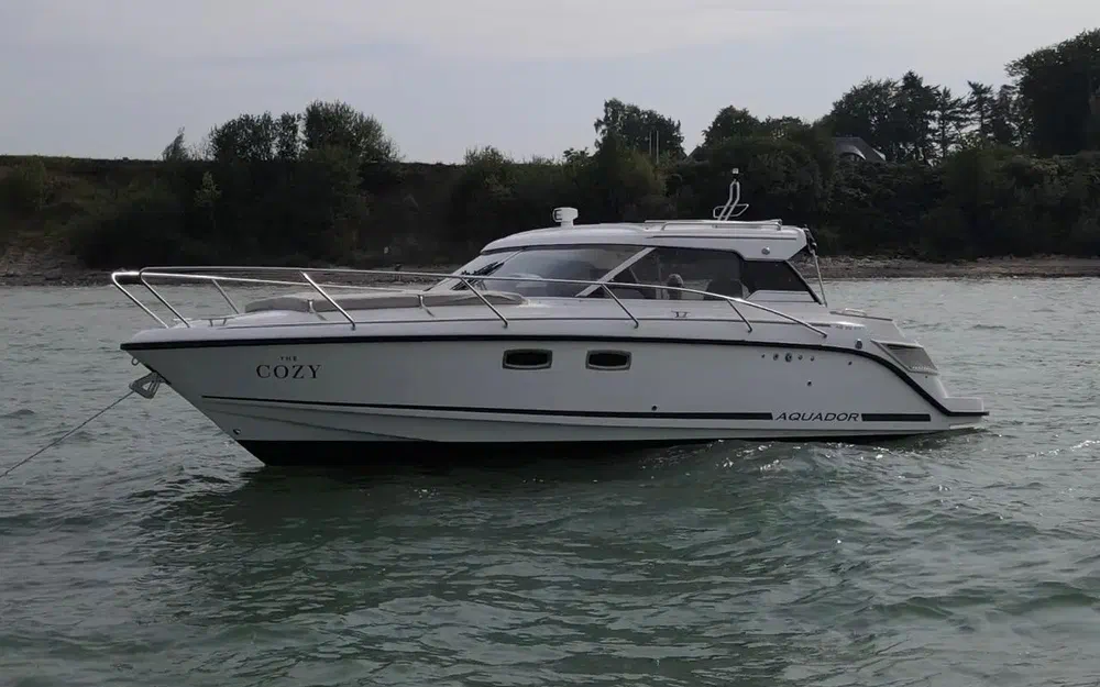 slider 8 Aquador 28 HT