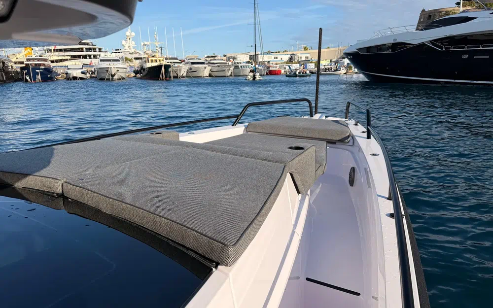 slider 14 Axopar 37 SC