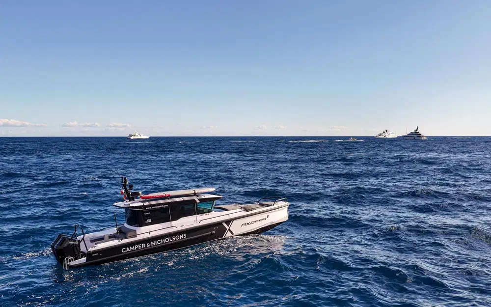 slider 1 Axopar 37 SC