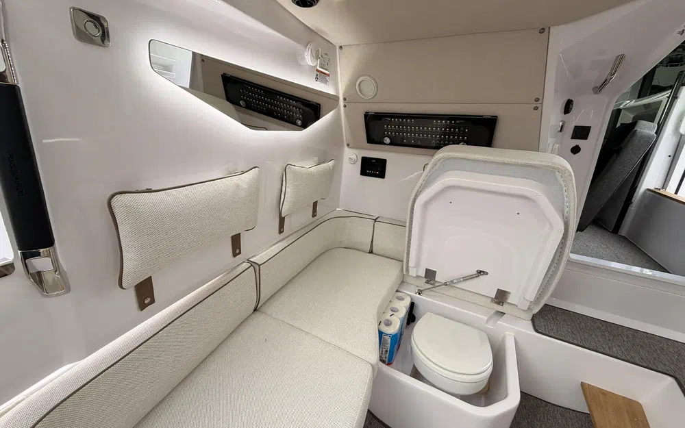 slider 29 Axopar 37 SC