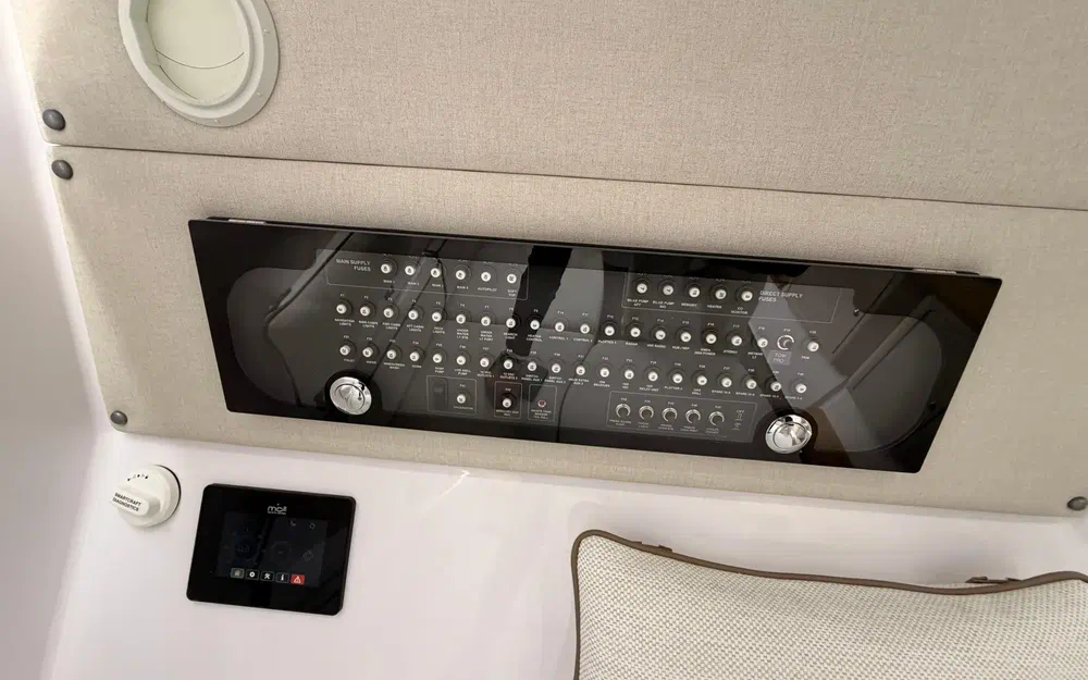 slider 31 Axopar 37 SC