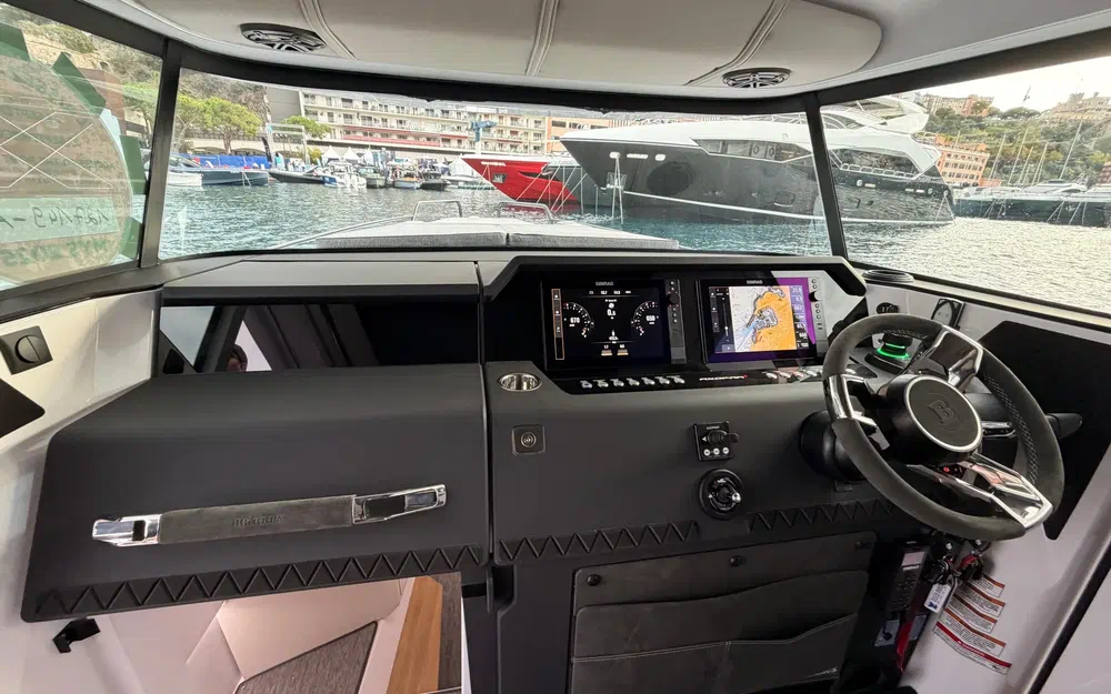 slider 32 Axopar 37 SC