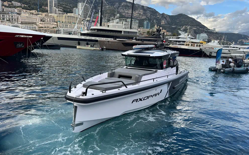 slider 4 Axopar 37 SC