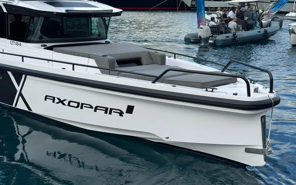 slider 6 Axopar 37 SC