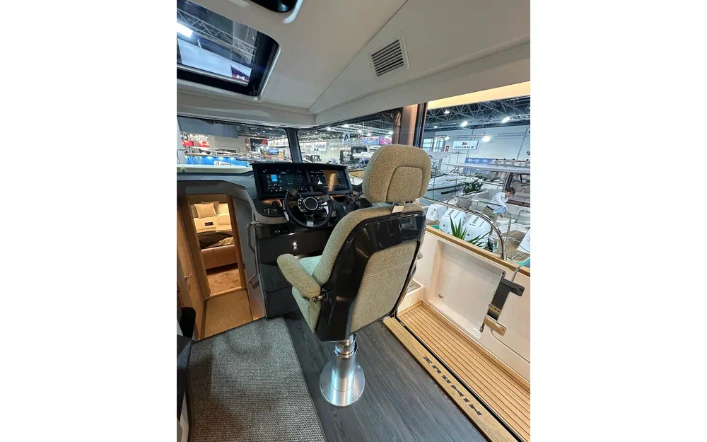 slider 32 Nimbus 495