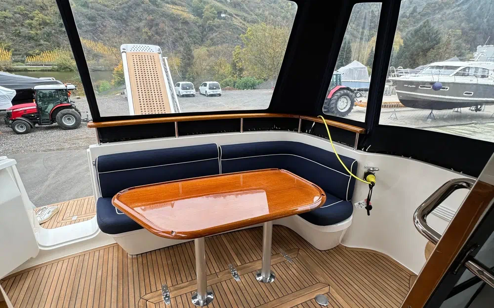 slider 10 Storebro 410 Commander