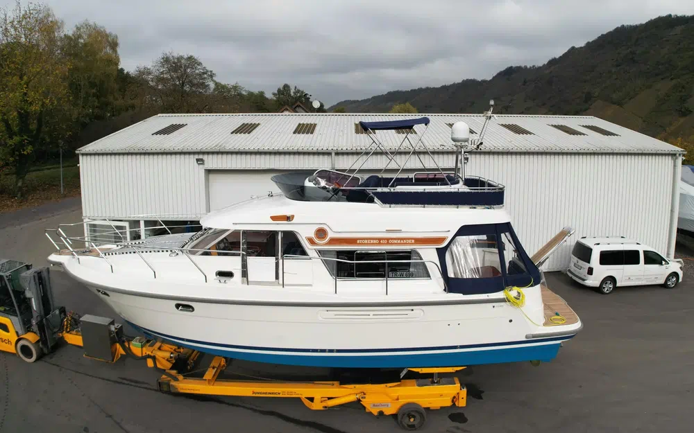 slider 1 Storebro 410 Commander