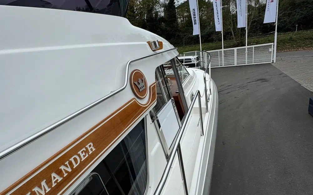 slider 23 Storebro 410 Commander