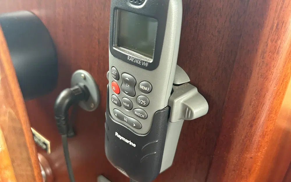 slider 56 Storebro 410 Commander