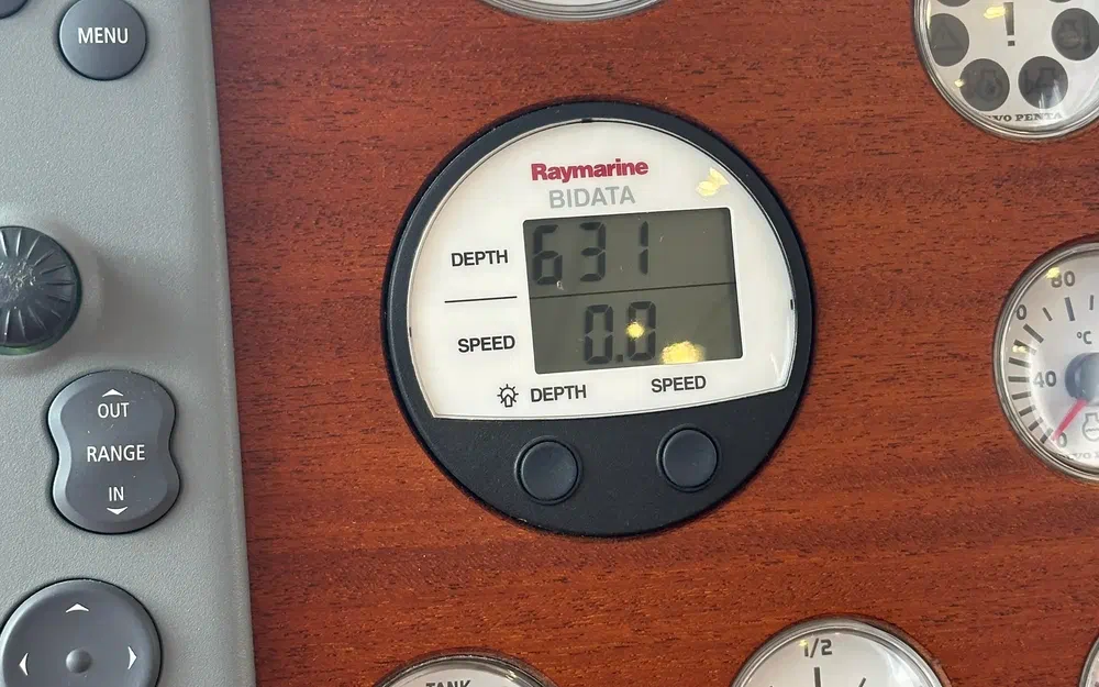 slider 62 Storebro 410 Commander