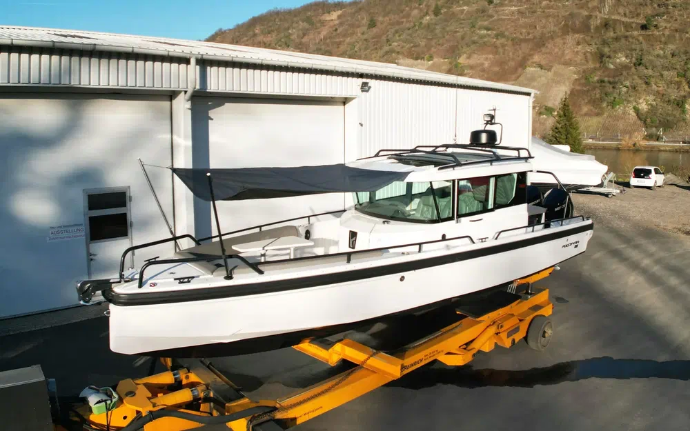 slider 0 Axopar 28 Open