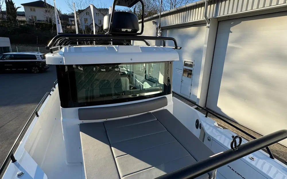 slider 9 Axopar 28 Open