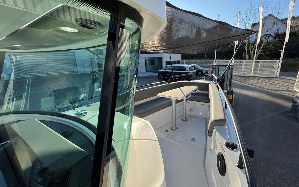 slider 27 Axopar 28 Open