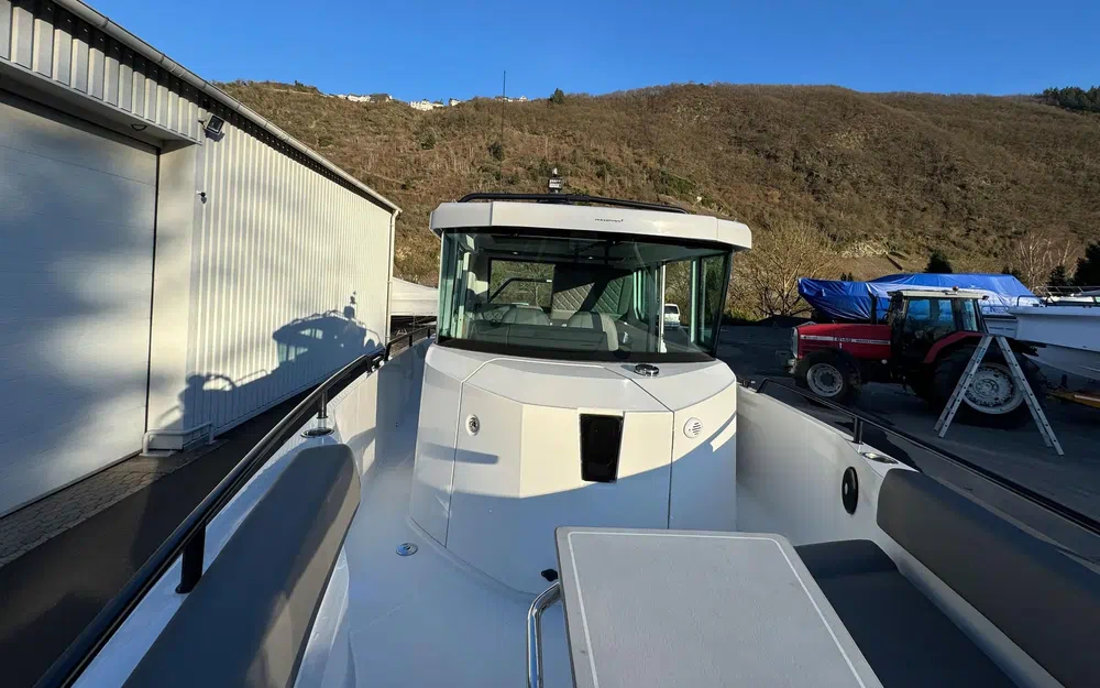 slider 32 Axopar 28 Open