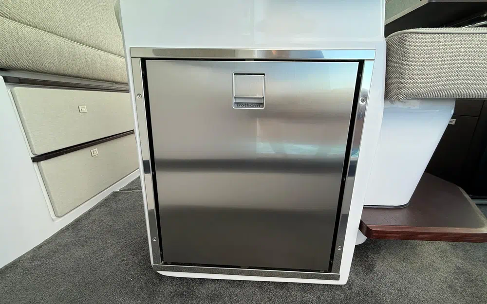 slider 14 Axopar 45 Cross Cabin - Aft Cabin