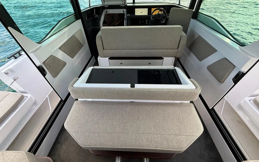 slider 16 Axopar 45 Cross Cabin - Aft Cabin