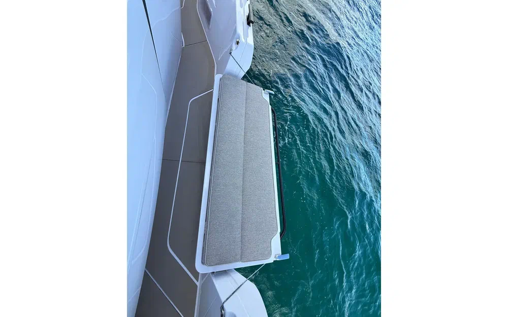 slider 24 Axopar 45 Cross Cabin - Aft Cabin