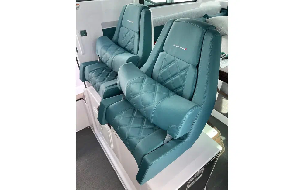 slider 12 Axopar 37 SC