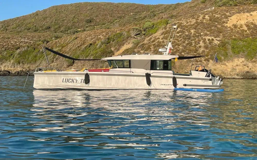 slider 1 Axopar 37 SC