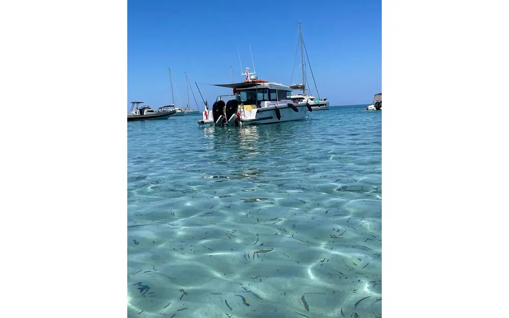 slider 6 Axopar 37 SC