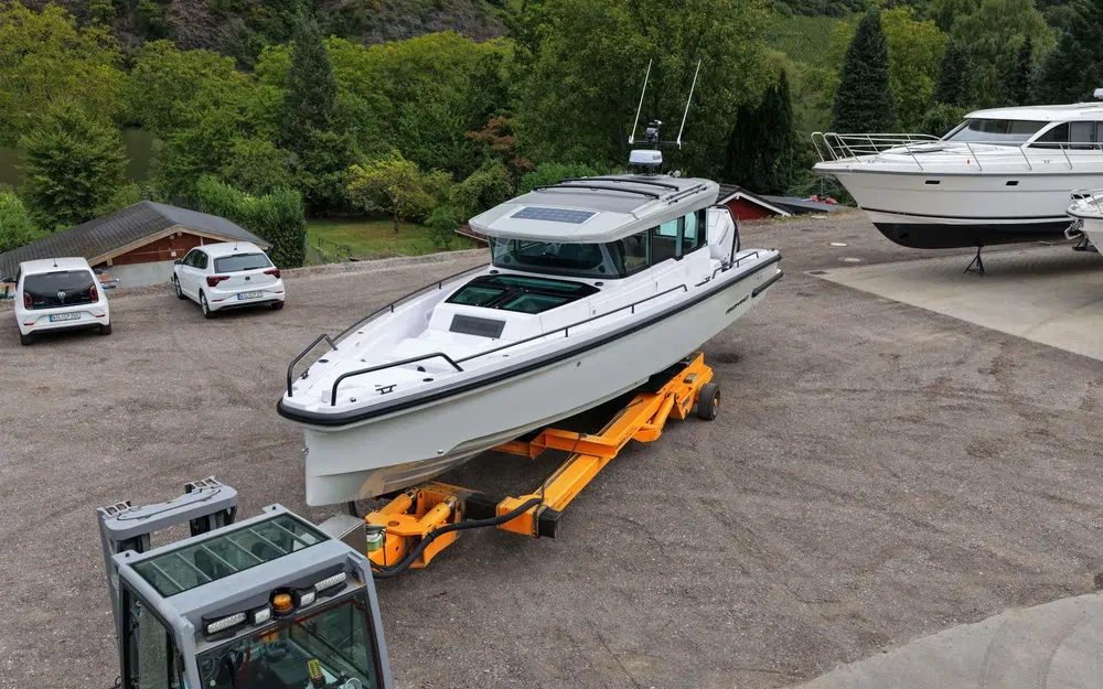 slider 3 Axopar 37 SC