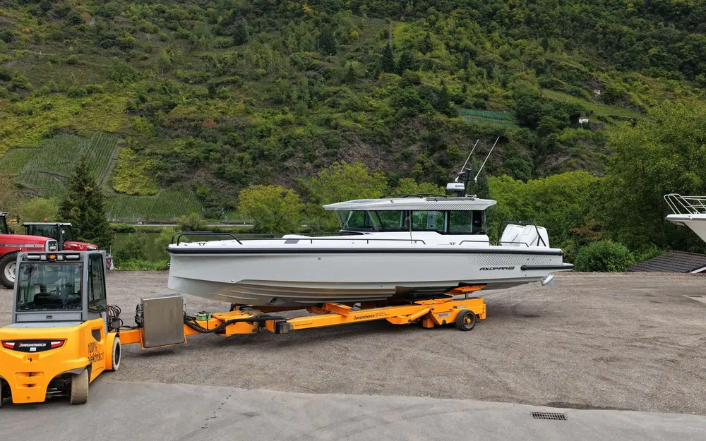 slider 7 Axopar 37 SC