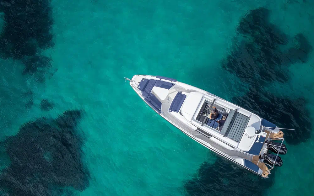 slider 3 Axopar 29 XC CROSS CABIN