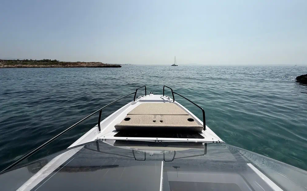 slider 15 Axopar 25 Cross Top