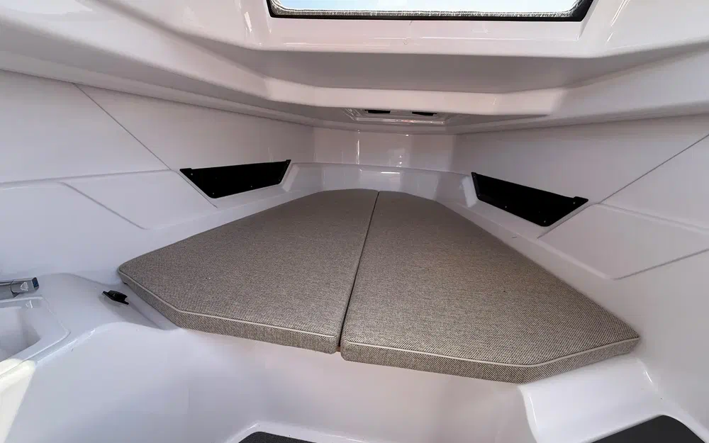 slider 17 Axopar 25 Cross Top