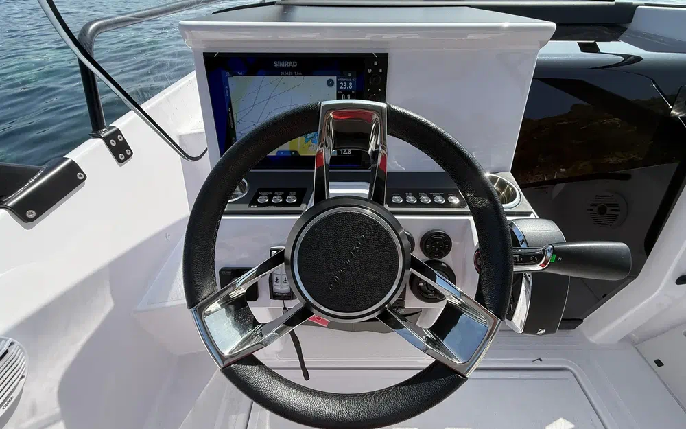 slider 20 Axopar 25 Cross Top