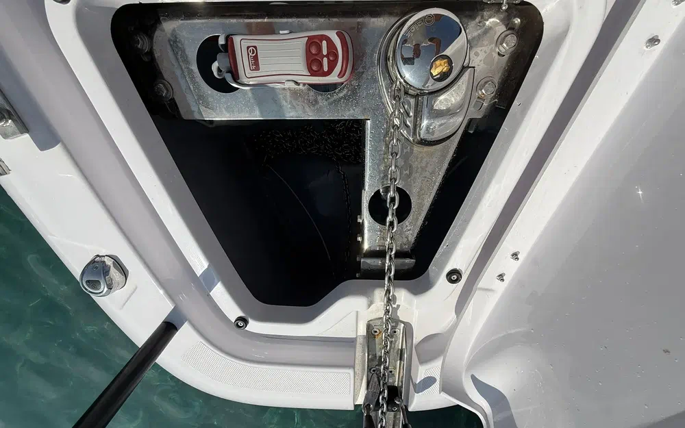 slider 24 Axopar 25 Cross Top