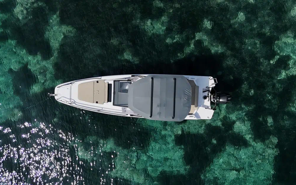 slider 6 Axopar 25 Cross Top