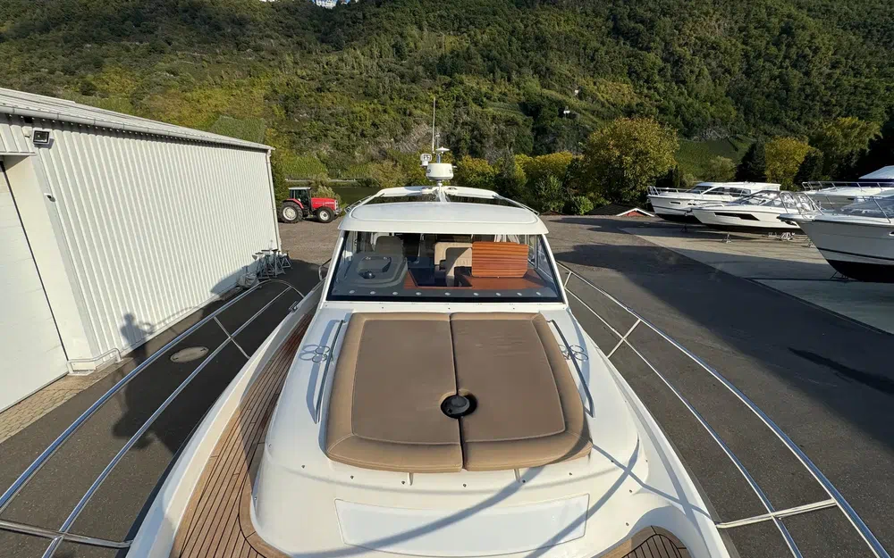 slider 31 Nimbus 365 Coupe