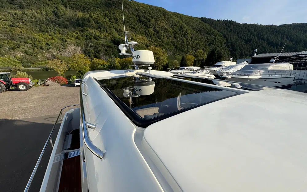 slider 32 Nimbus 365 Coupe