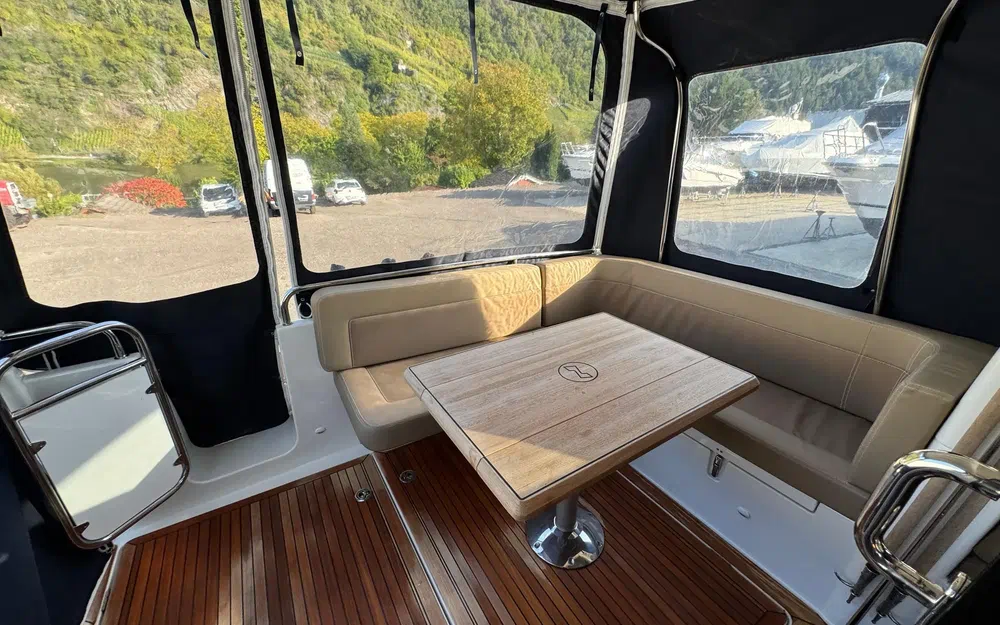 slider 38 Nimbus 365 Coupe