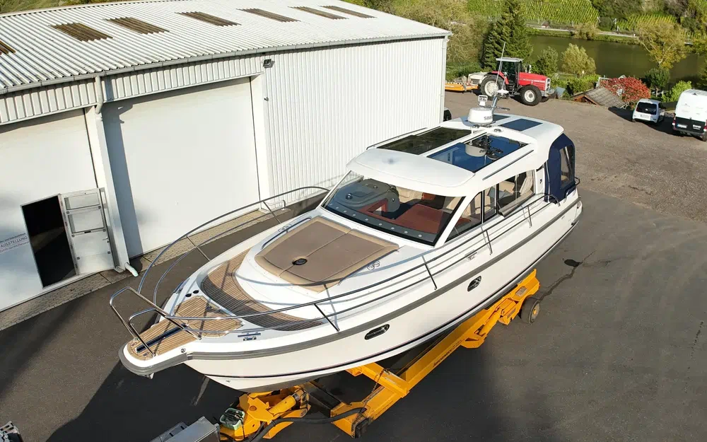 slider 44 Nimbus 365 Coupe