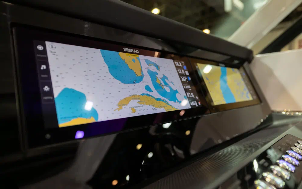 slider 10 Axopar 29 Sun Top