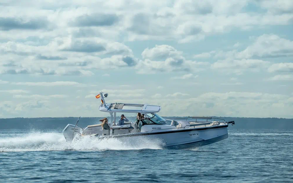 slider 6 Axopar 29 Sun Top