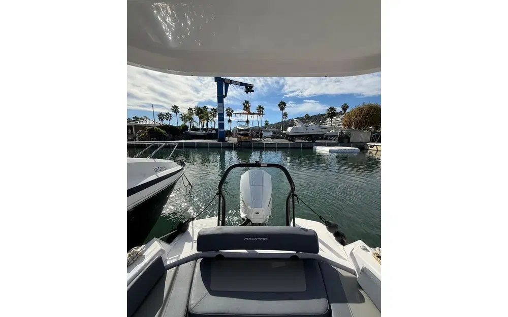 slider 23 Axopar 22 T Top