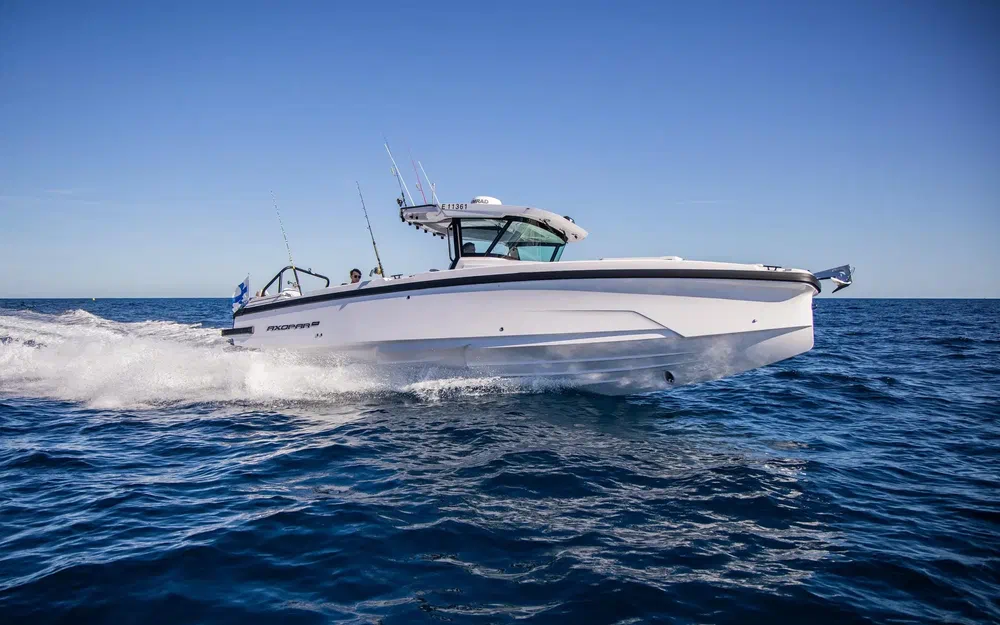 slider 1 Axopar 29 CCX