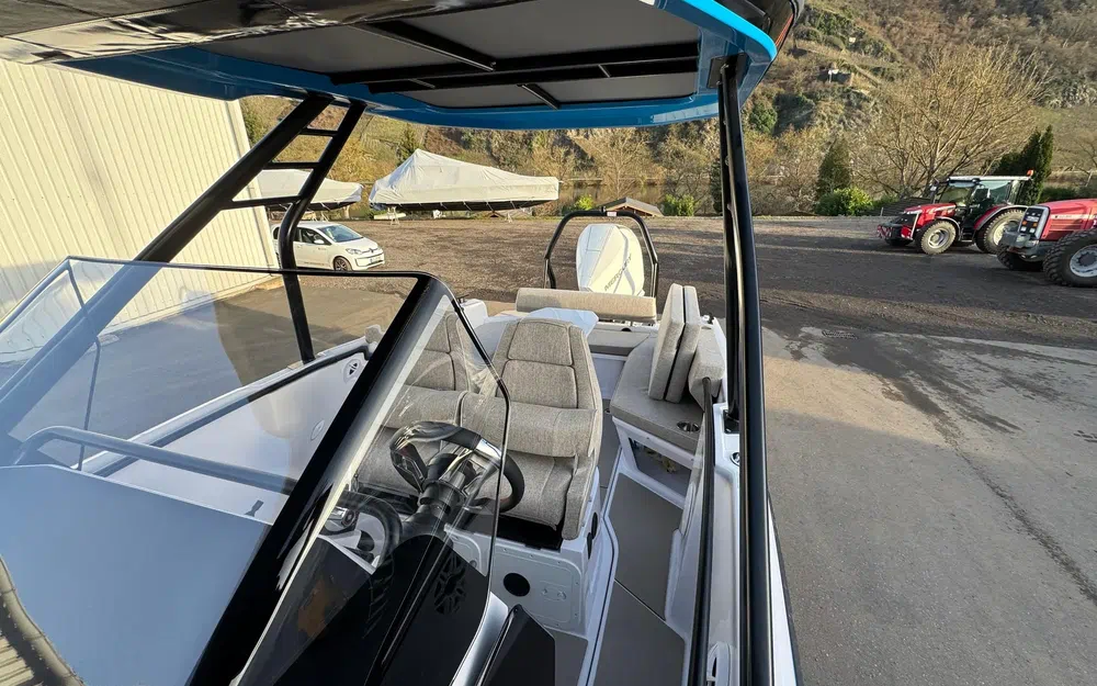 slider 5 Axopar 22 T Top