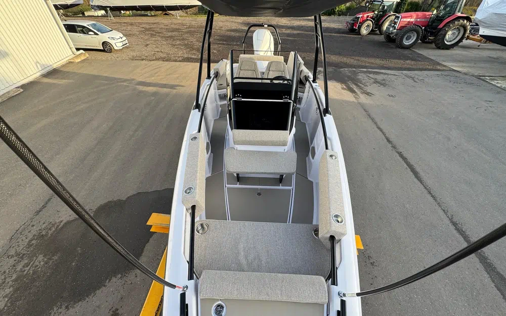 slider 6 Axopar 22 T Top