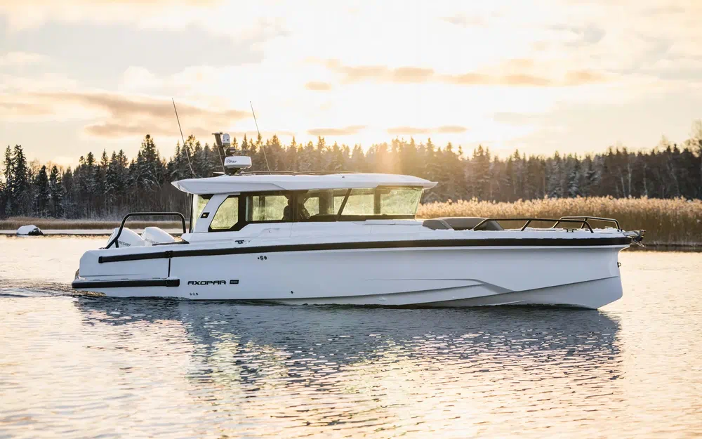 slider 0 Axopar 38 XC Cross Cabin