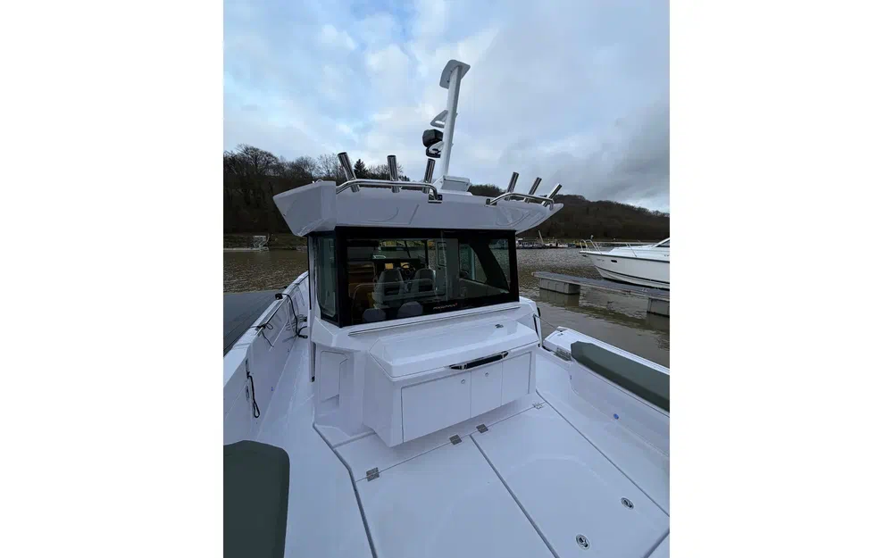 slider 12 Axopar 38 XC Cross Cabin