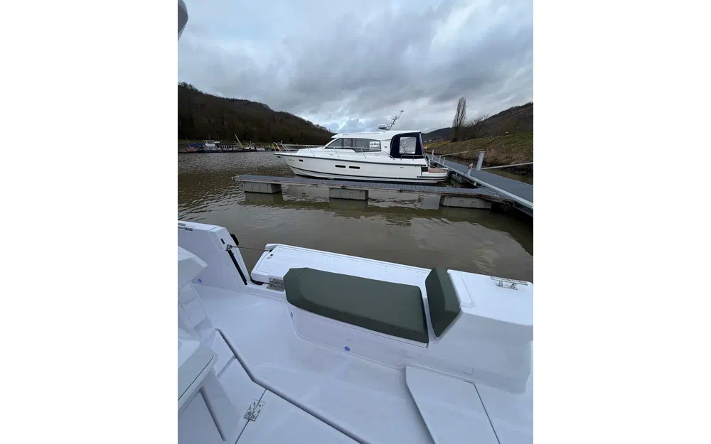 slider 13 Axopar 38 XC Cross Cabin