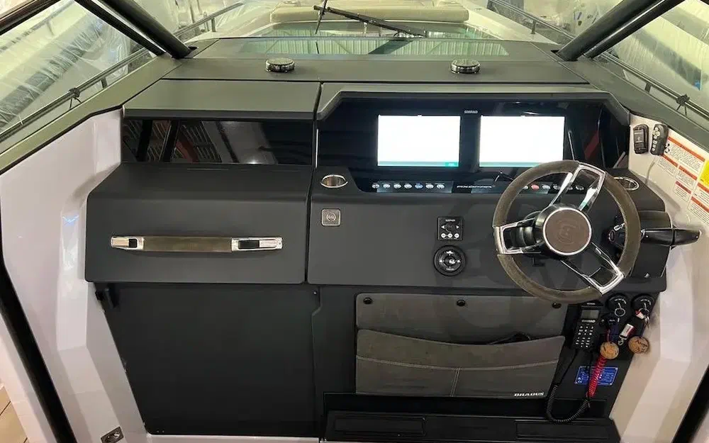 slider 14 Axopar 37 ST