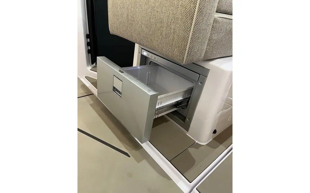 slider 17 Axopar 37 ST