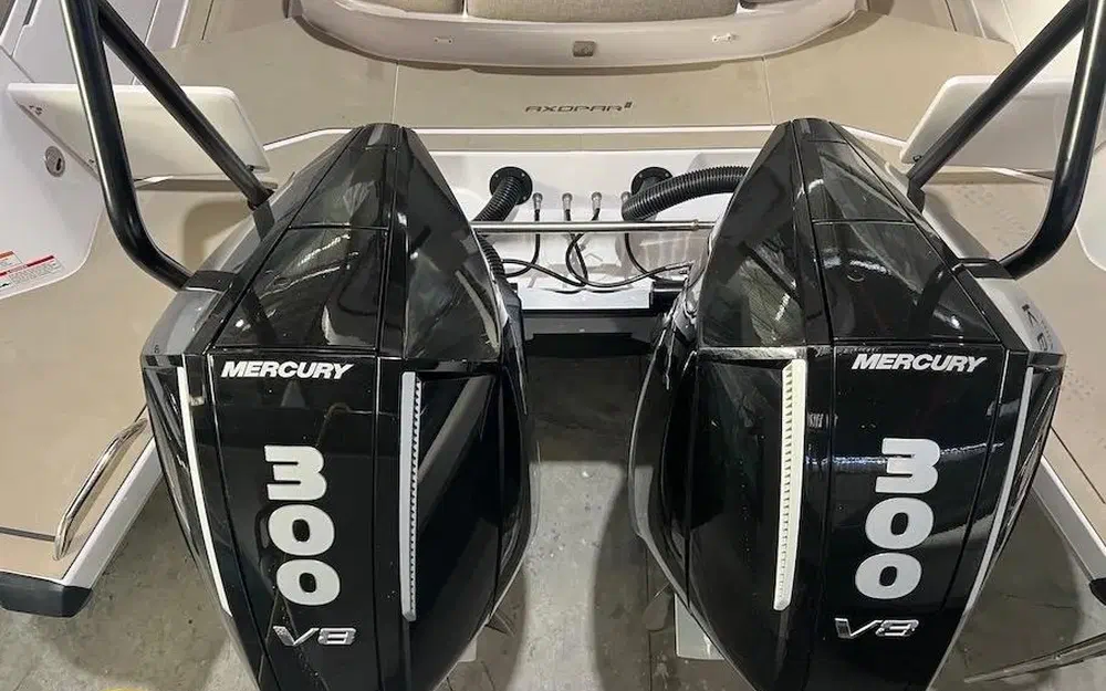 slider 4 Axopar 37 ST