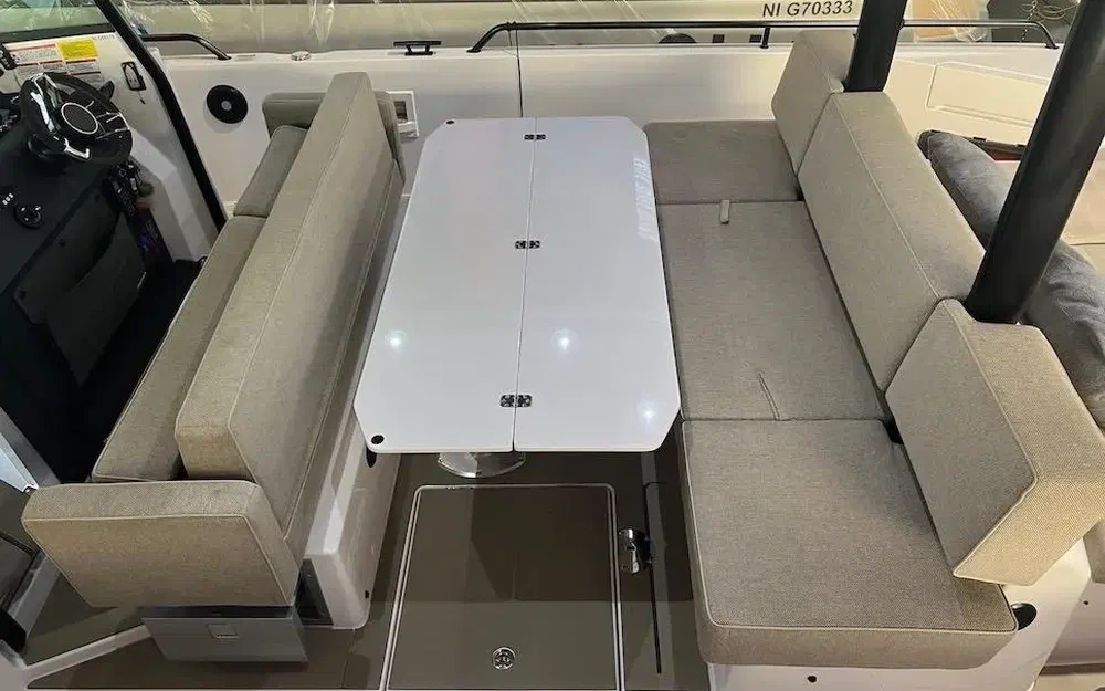 slider 5 Axopar 37 ST