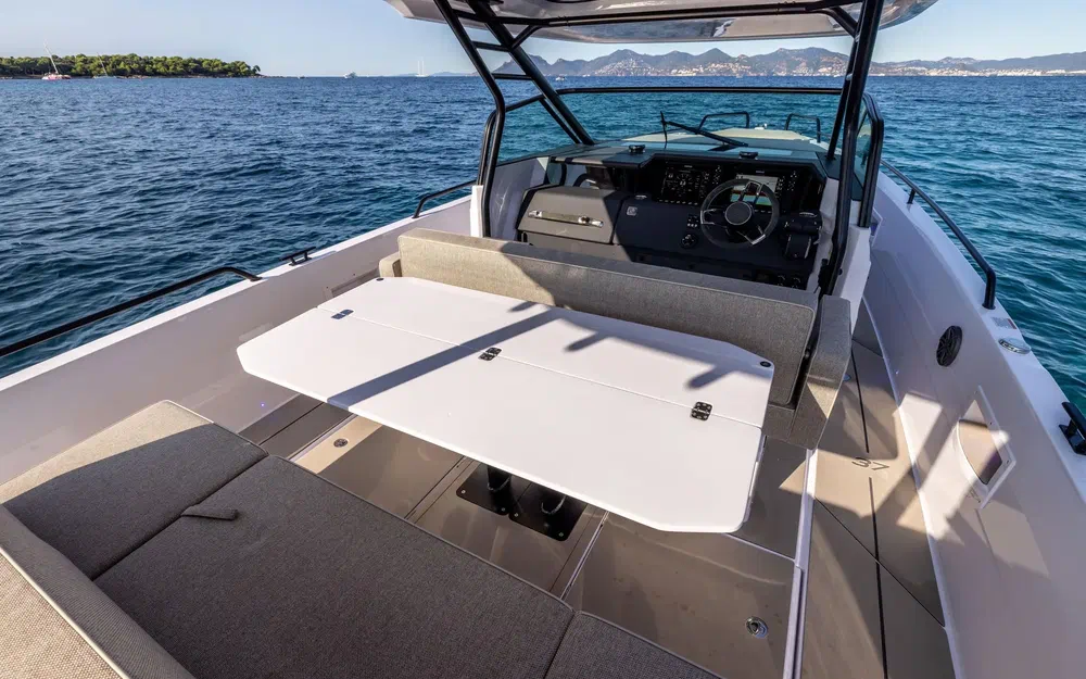 slider 3 Axopar 37 ST